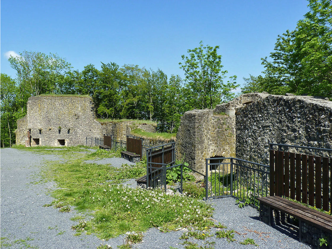 Die Weidelsburg bei Naumburg (Foto: Karl-Franz Thiede)